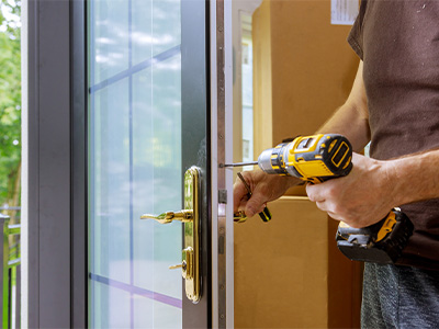 Okn&aacute;, dvere, z&aacute;rubne